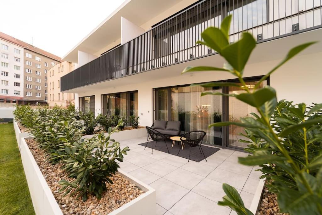 Gold Garden Terrace Apartment 布尔诺 外观 照片